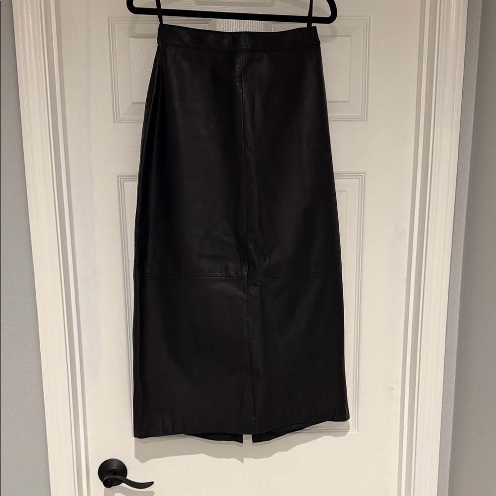 Elegant Black Leather Skirt